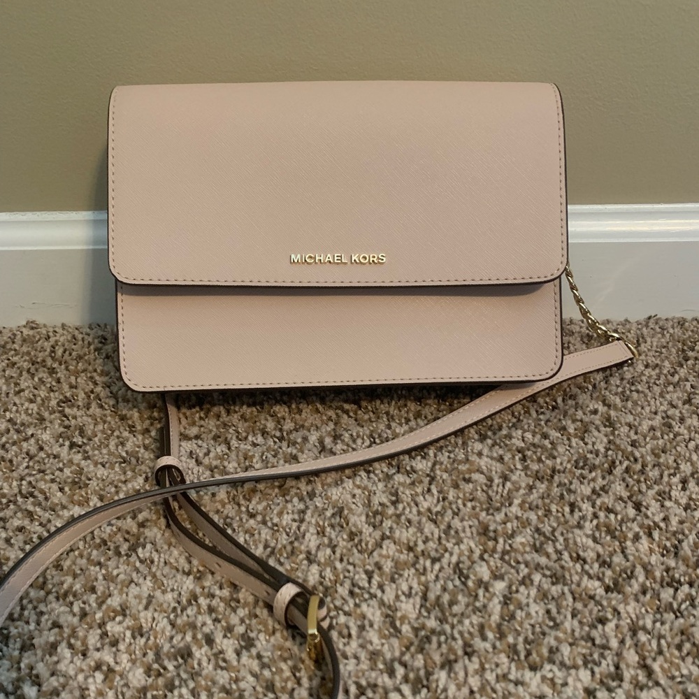 Michael Kors Daniela Large Saffiano Leather Crossbody Bag